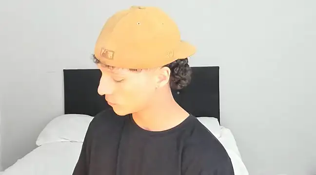 Snapshot of angelcortes chatting on March 8, 2:08 pm angelcortes online show from March 8, 2:08 pm