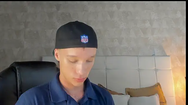 angelcortes online show from January 11, 7:30 pm