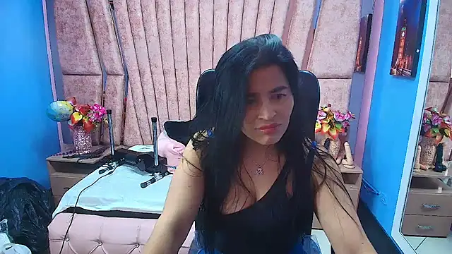 HornySkinny26 online show from November 28, 4:59 am