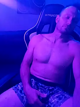 Snapshot of Funwithbrad1 chatting on December 6, 8:26 am Funwithbrad1 online show from December 6, 8:26 am