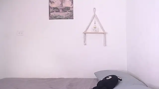 yungelitamor  online show from March 5, 8:32 am