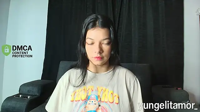 yungelitamor  online show from October 26, 5:02 am