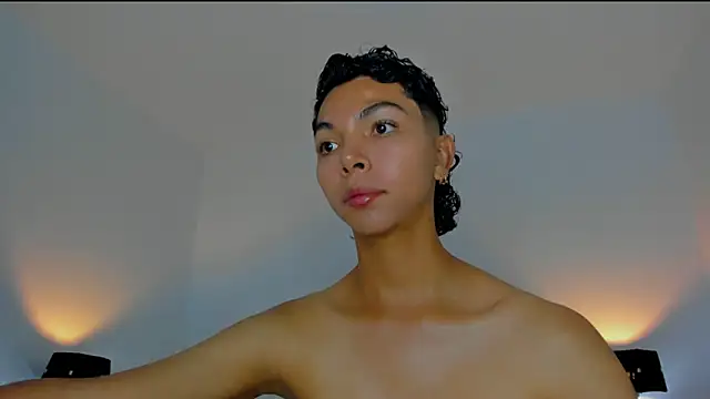 xhenisa  online show from November 29, 10:57 pm