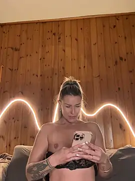 Snapshot of petrouchkaaa_ chatting on January 13, 8:36 pm petrouchkaaa online show from January 13, 8:36 pm