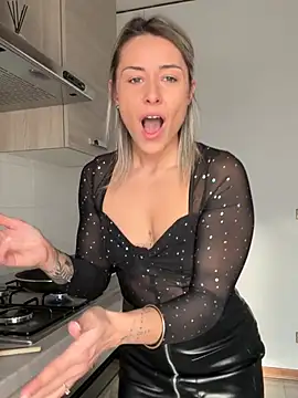 Snapshot of petrouchkaaa_ chatting on January 15, 8:52 am petrouchkaaa online show from January 15, 8:52 am