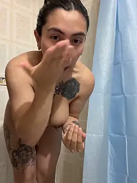 Snapshot of emma_rouse69 chatting on October 21, 2:07 pm emma rouse69 online show from October 21, 2:07 pm