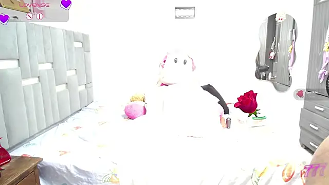thickebonymilfF online show from May 17, 5:38 am