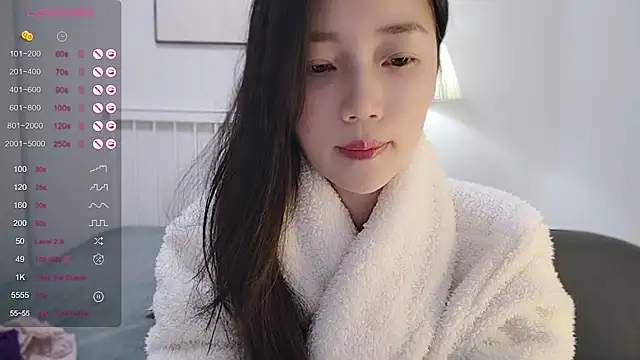 Snapshot of A-xena chatting on December 27, 2:33 pm A-xena online show from December 27, 2:33 pm