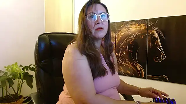 amalia brunette online show from March 31, 7:20 am