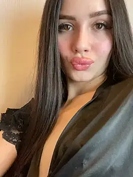 SofiaLaLight online show from February 9, 12:30 pm