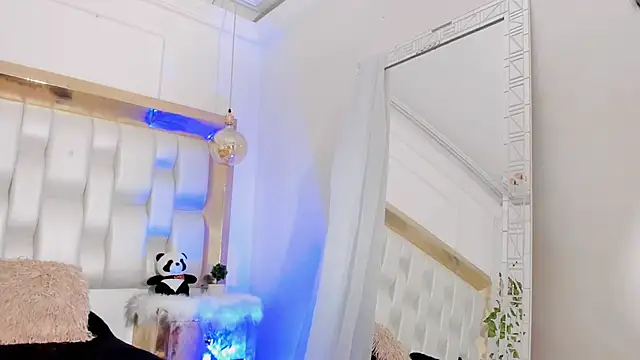 BeckyRusso online show from February 9, 3:23 pm