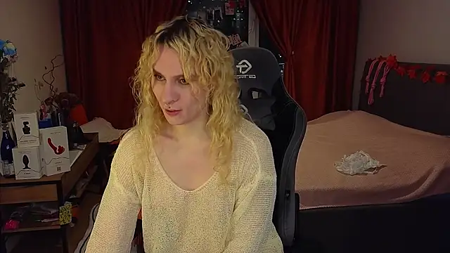 Lori Myaf online show from December 18, 2:28 pm