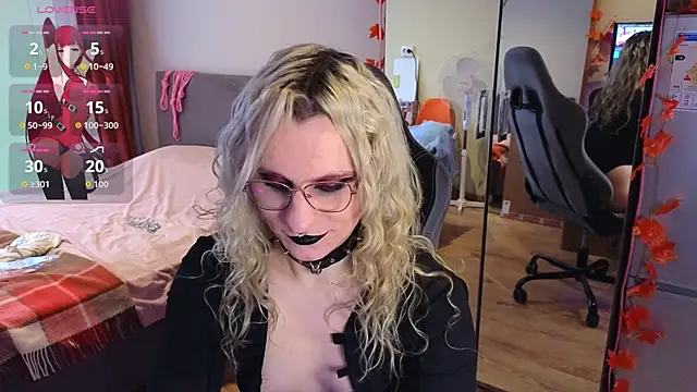 Lori Myaf online show from October 22, 1:11 pm