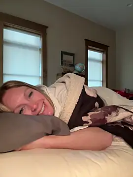 ItsDanniG online show from December 14, 3:04 pm