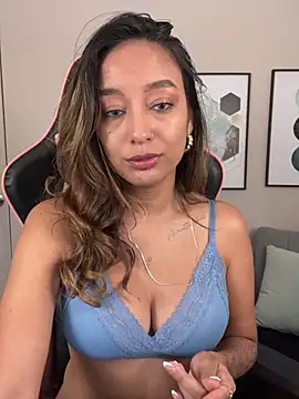 Snapshot of DianaHopson chatting on March 8, 1:57 pm DianaHopson online show from March 8, 1:57 pm