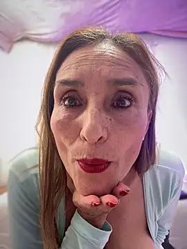 lilian prada online show from February 11, 9:20 pm