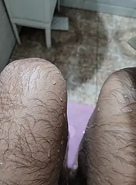 Snapshot of surfer_fun29 chatting on December 10, 3:30 am surfer fun29 online show from December 10, 3:30 am