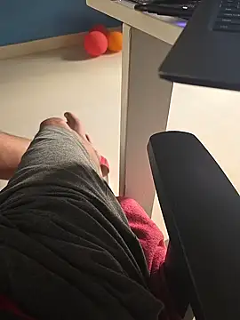 Snapshot of surfer_fun29 chatting on March 18, 9:52 am surfer fun29 online show from March 18, 9:52 am