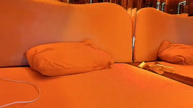 ROXYNL online show from October 3, 7:11 pm