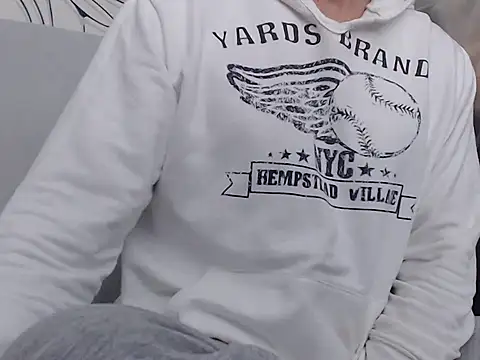 Snapshot of MikeyMaXXX chatting on February 27, 9:59 pm MikeyMaXXX online show from February 27, 9:59 pm