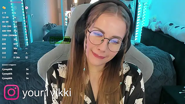 Snapshot of Vikki_Cheese chatting on February 20, 9:31 pm Vikki Cheese online show from February 20, 9:31 pm