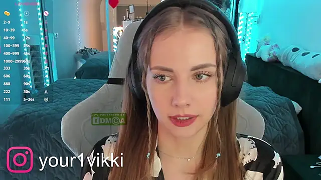 Snapshot of Vikki_Cheese chatting on February 21, 12:38 am Vikki Cheese online show from February 21, 12:38 am