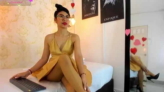 BRITANY WELLS  online show from February 18, 12:34 pm