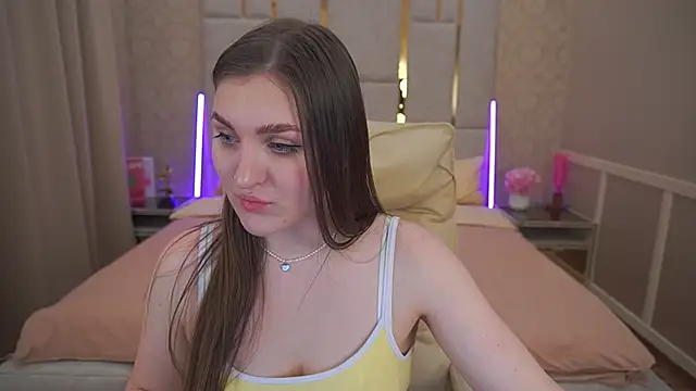 EmmyCharmm online show from March 19, 8:12 am