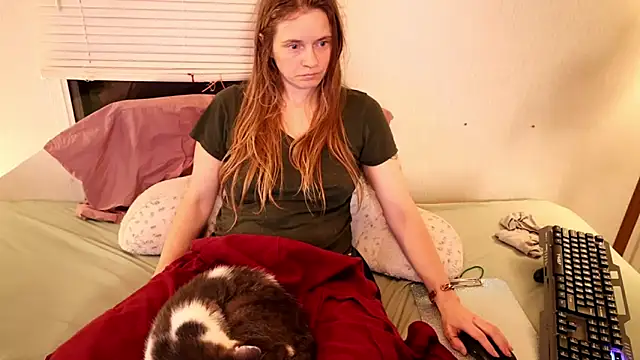 xxpixeyxx online show from March 12, 9:37 am