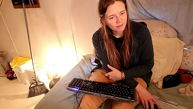 xxpixeyxx online show from March 25, 12:33 pm