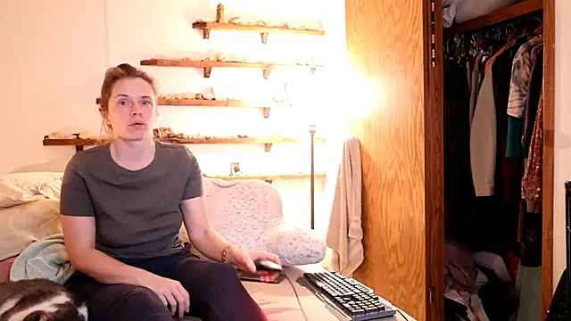 xxpixeyxx online show from April 16, 2:07 pm