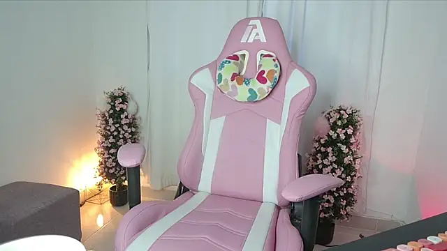 keissy rincon  online show from January 25, 9:14 pm