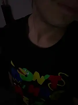 demonslayerr999 online show from January 19, 2:36 am