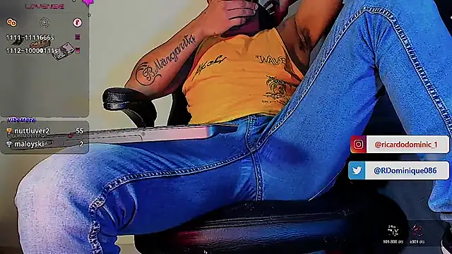 Snapshot of FuckHardlove chatting on February 27, 10:20 pm FuckHardlove online show from February 27, 10:20 pm