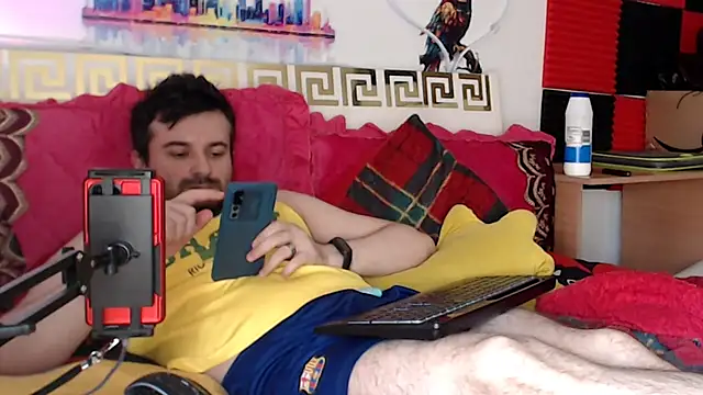 Snapshot of erotico69xxx chatting on June 13, 3:32 pm erotico69xxx online show from June 13, 3:32 pm