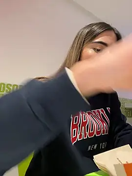 Ameellie online show from March 13, 9:26 pm