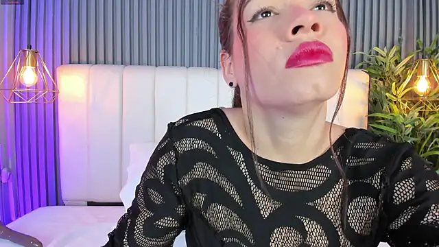 SaraRiley online show from December 17, 10:49 pm