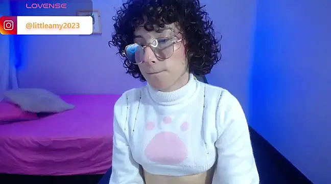 Snapshot of little__amy_ chatting on January 5, 3:22 am little amy online show from January 5, 3:22 am