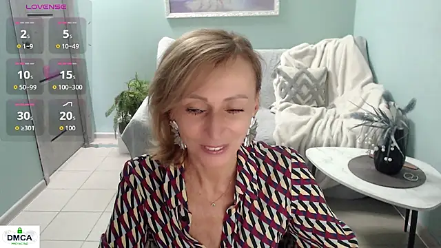 Snapshot of HornyMilf_777 chatting on July 7, 7:23 am HornyMilf 777 online show from July 7, 7:23 am