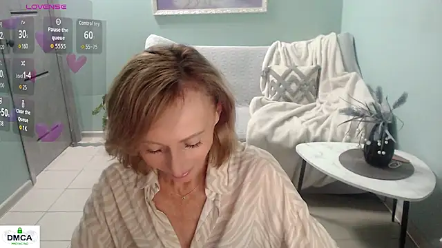 Snapshot of HornyMilf_777 chatting on July 13, 6:27 am HornyMilf 777 online show from July 13, 6:27 am