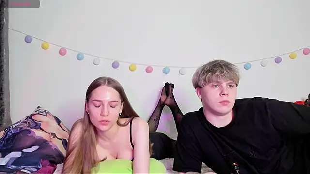 Emily and Ilumi online show from December 27, 11:31 pm