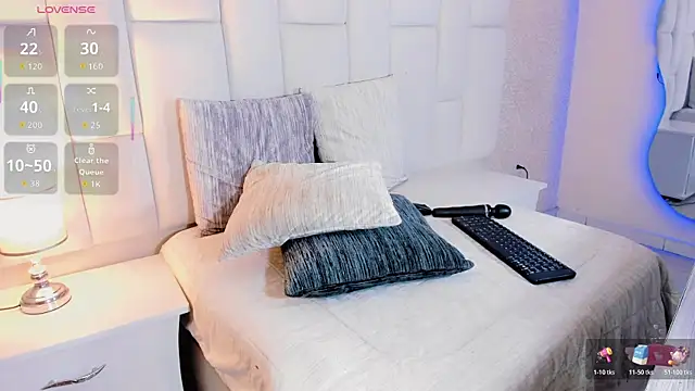 andrea alvarz online show from December 21, 4:30 am