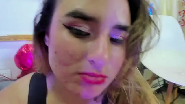 Snapshot of CandyQueenGold chatting on February 16, 9:48 pm CandyQueenGold online show from February 16, 9:48 pm