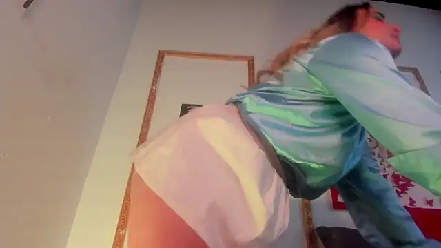 Snapshot of CandyQueenGold chatting on March 3, 10:52 pm CandyQueenGold online show from March 3, 10:52 pm