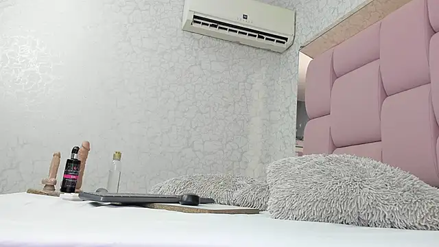 Snapshot of _Molly_rosse_ chatting on March 6, 12:41 pm Molly rosse online show from March 6, 12:41 pm