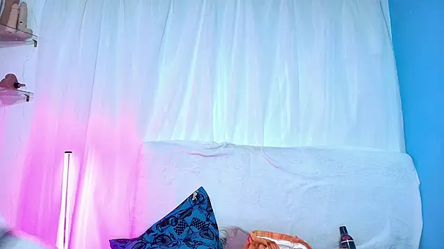 Natasha Wilde  online show from December 19, 10:00 pm