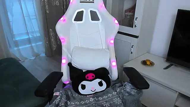 EveEvian online show from February 13, 4:07 pm