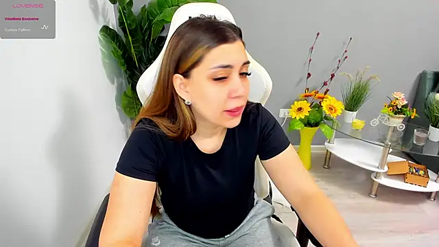 EveEvian online show from May 12, 8:28 pm
