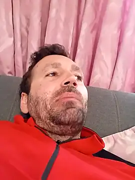 Snapshot of florin421 chatting on February 19, 7:04 am florin421 online show from February 19, 7:04 am