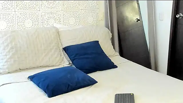 Snapshot of V_monse chatting on January 18, 3:49 pm V monse online show from January 18, 3:49 pm